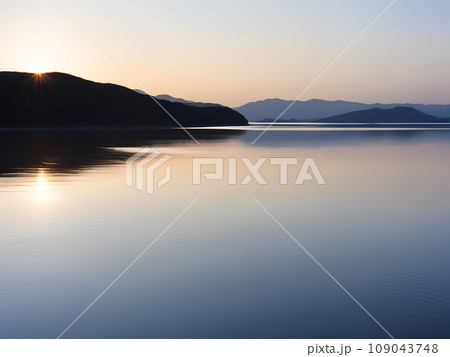 海からの日の出の風景　AI生成画像 109043748
