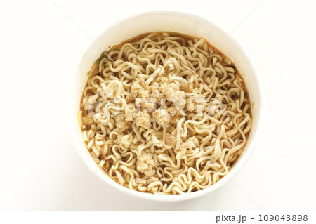インスタントラーメン 109043898
