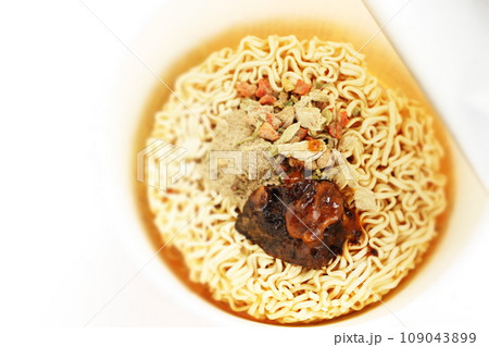 インスタントラーメン インスタントラーメン 109043899