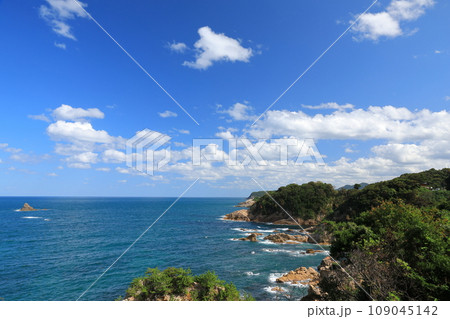 山陰松島鳥取城原海岸の美しい海岸線の風景 109045142