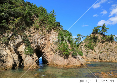山陰海岸ジオパーク浦富海岸大鴨ヶ磯の風景 山陰海岸ジオパーク浦富海岸大鴨ヶ磯の風景 109045144