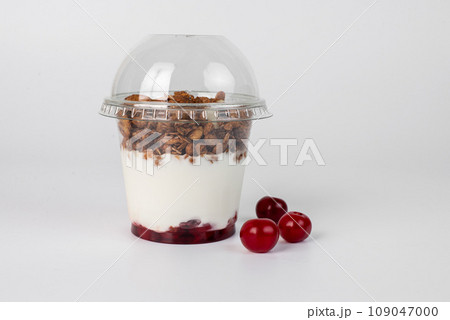 Complete meal contained in this cup of yogurt, blueberries, strawberries, and granola for plenty of protein and carbohydrates to eat. 109047000