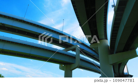 江北ジャンクション(東京都足立区)と五色桜大橋の雄大な風景 江北ジャンクション(東京都足立区)と五色桜大橋の雄大な風景 109047781