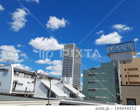 夏空 青空と雲 上尾駅 夏空 青空と雲 上尾駅 109048852