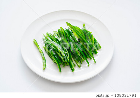 千切りピーマン 109051791