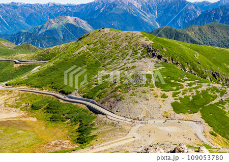 長野県の乗鞍岳の観光登山　大黒岳 109053780