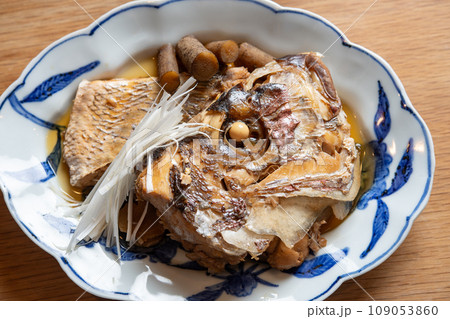 真鯛の兜煮の食卓 真鯛の兜煮の食卓 109053860