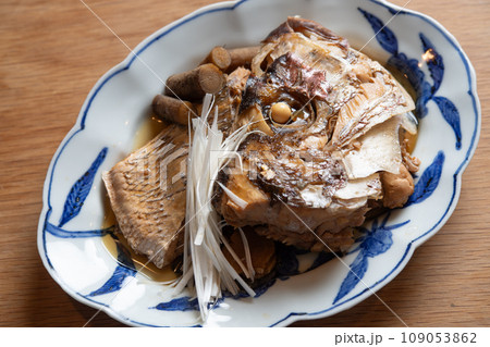 真鯛の兜煮の食卓 真鯛の兜煮の食卓 109053862