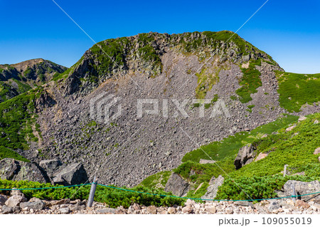 長野県の乗鞍岳の観光登山　恵比須岳 109055019