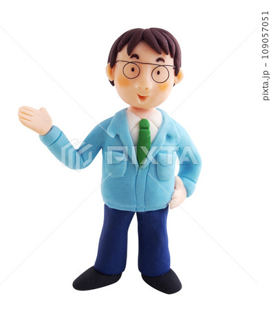 作業着を着てどうぞのポーズをしているメガネの男性(粘土立体イラスト) 作業着を着てどうぞのポーズをしているメガネの男性(粘土立体イラスト) 109057051