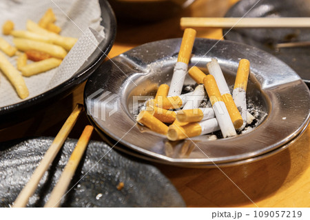 タバコの灰皿 タバコの灰皿 109057219