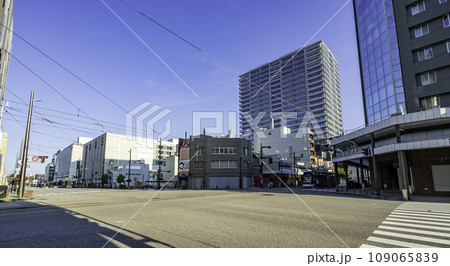 富山市街　西町交差点　富山県富山市 109065839