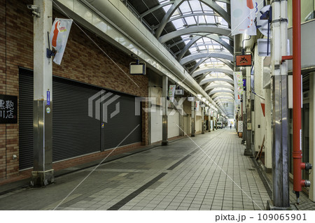 富山市街　総曲輪通り商店街　富山県富山市 109065901