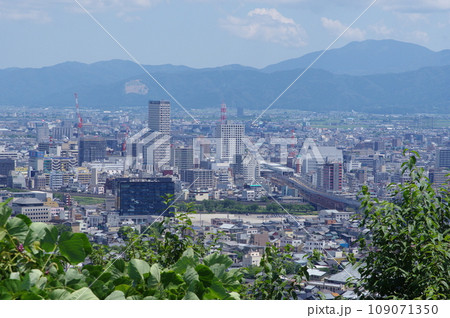 八幡山展望台からの福井市中心部の眺め 八幡山展望台からの福井市中心部の眺め 109071350