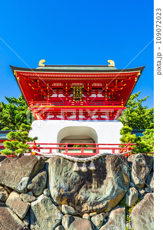 山口県下関市の赤間神宮　水天門 109072023