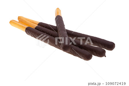 grissini in chocolate isolated 109072419