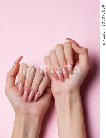 Female hands with beautiful manicure 109073969