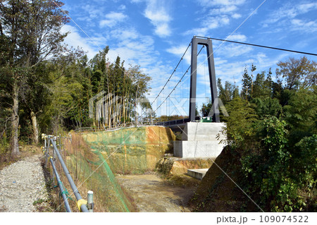 城山側から見た呉羽山丘陵フットパス 城山側から見た呉羽山丘陵フットパス 109074522