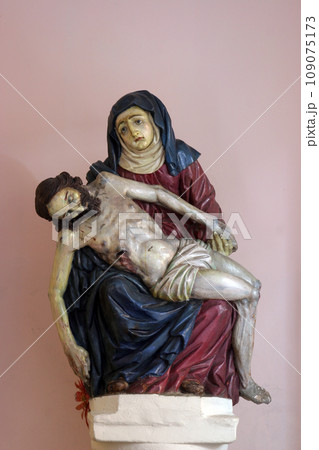 Pieta Pieta 109075173