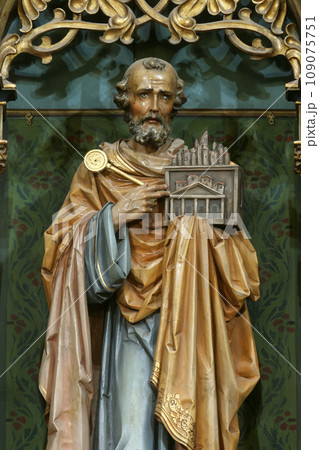 Saint Peter the Apostle, statue on the main altar of the Visitation of Mary in the church of the Saint Peter in Ivanic Grad, Croatia 109075751