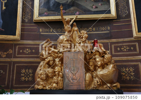 Tabernacle in the Church of St. Aloysius in in Travnik, Bosnia and Herzegovina 109075850