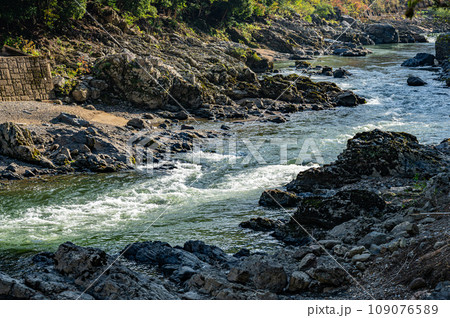 京都の景勝地保津峡 109076589