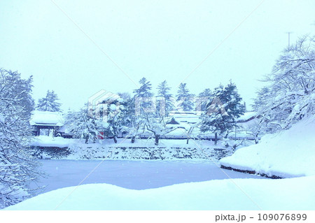 初詣　日本の神社　松が岬公園 109076899