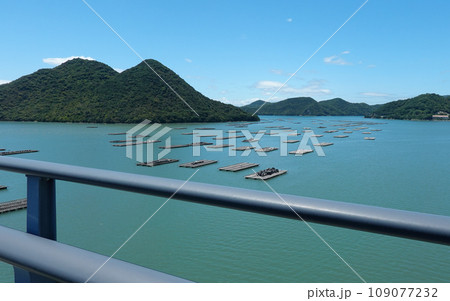 日生湾に架かる備前日生大橋(岡山県備前市) 日生湾に架かる備前日生大橋(岡山県備前市) 109077232