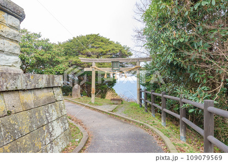 美保神社の境外社 沖之御前地之御前遥拝所 美保神社の境外社 沖之御前地之御前遥拝所 109079569