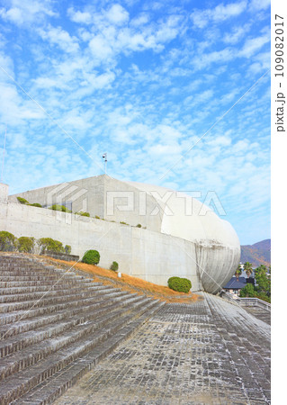 岐阜県岐阜市、長良川国際会議場の風景 109082017