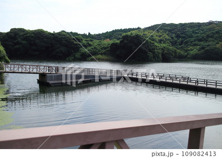 静かな時間が流れるさつま湖 静かな時間が流れるさつま湖 109082413