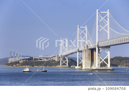 香川県・坂出 瀬戸大橋 香川県の瀬戸大橋記念公園からの眺め 香川県・坂出 瀬戸大橋 香川県の瀬戸大橋記念公園からの眺め 109084708