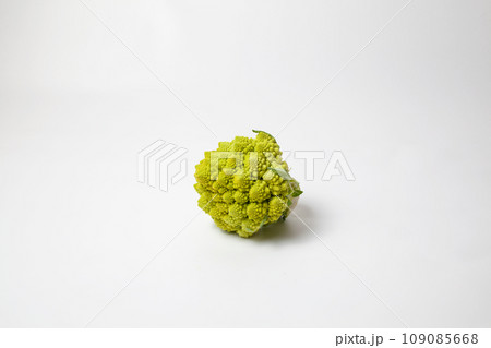 世界一美しい野菜と言われるロマネスコ 109085668