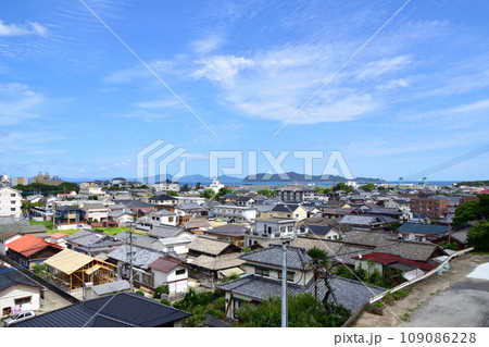 長崎県五島市の街並み 109086228