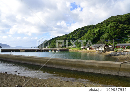 長崎県五島市布浦付近の風景 長崎県五島市布浦付近の風景 109087955