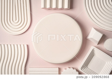 Decorative plaster podiums Decorative plaster podiums 109092868