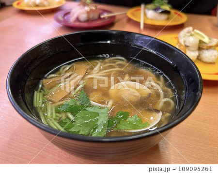 蛤としじみの貝出汁醤油ラーメン 109095261