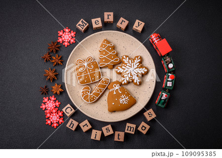 Beautiful Christmas composition with copy space with an inscription in wooden cubes 109095385