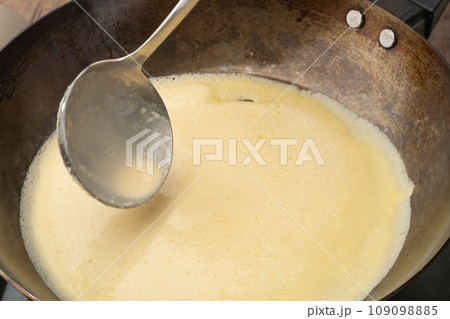 クレープ焼く クレープ焼く 109098885