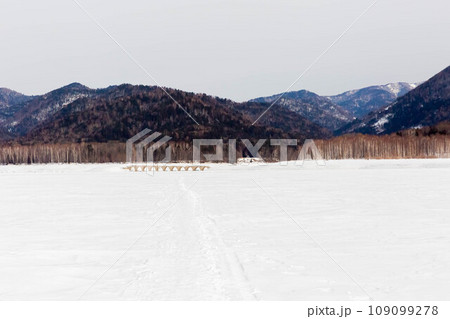 冬のタウシュベツ川橋梁 冬のタウシュベツ川橋梁 109099278