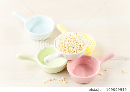 Sorghum rice in bowl Sorghum rice in bowl 109099956
