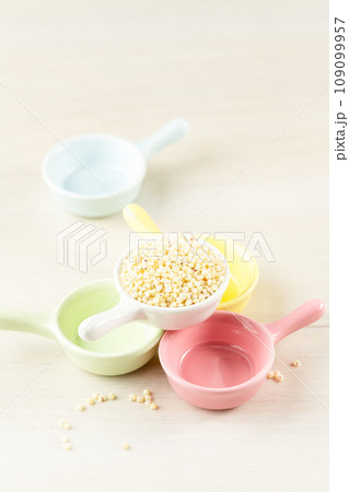 Sorghum rice in bowl Sorghum rice in bowl 109099957