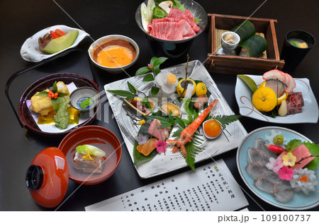 季節を感じる色彩や盛り付けがが華やかな懐石料理のコース 109100737