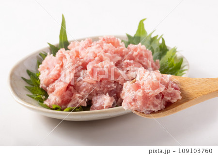 本マグロ入り粗挽きマグロたたき 本マグロ入り粗挽きマグロたたき 109103760