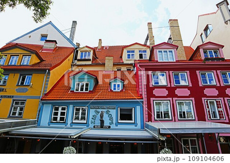 ラトビア、カラフルなリーヴ広場 ラトビア、カラフルなリーヴ広場 109104606