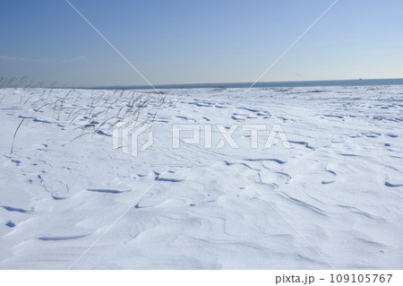 北海道 真冬の大津海岸の風雪紋 北海道 真冬の大津海岸の風雪紋 109105767