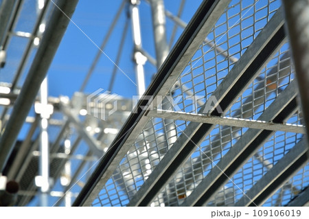 マンションの大規模修繕工事現場 109106019