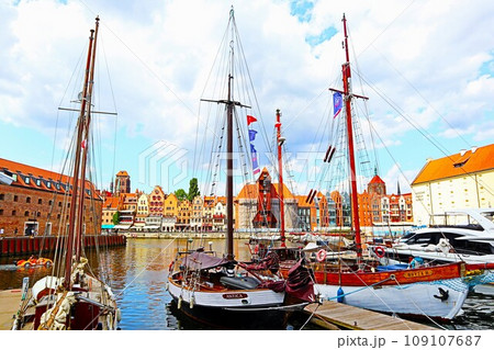 ポーランド・グダニスクの運河 109107687