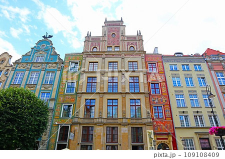 ポーランド・グダニスク、カラフルな街並み 109108409