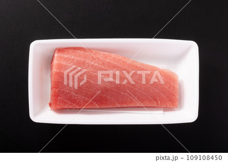 三陸塩釜ひがしもの　ブランドまぐろ　(めばちまぐろ　中トロ)　日本太平洋沖合北部産 109108450